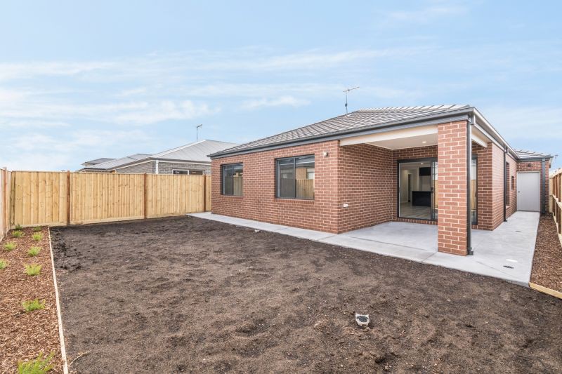 11 Pickering Cr, Lara, VIC 3212, Lara - Thumbnail 8
