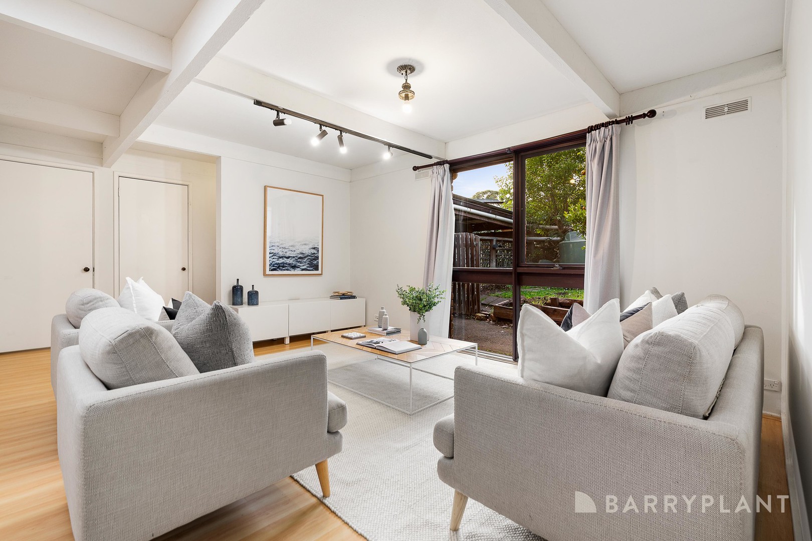 11 Pine Tree Close, Croydon, VIC 3136 - Thumbnail 2 - 07/08/2024