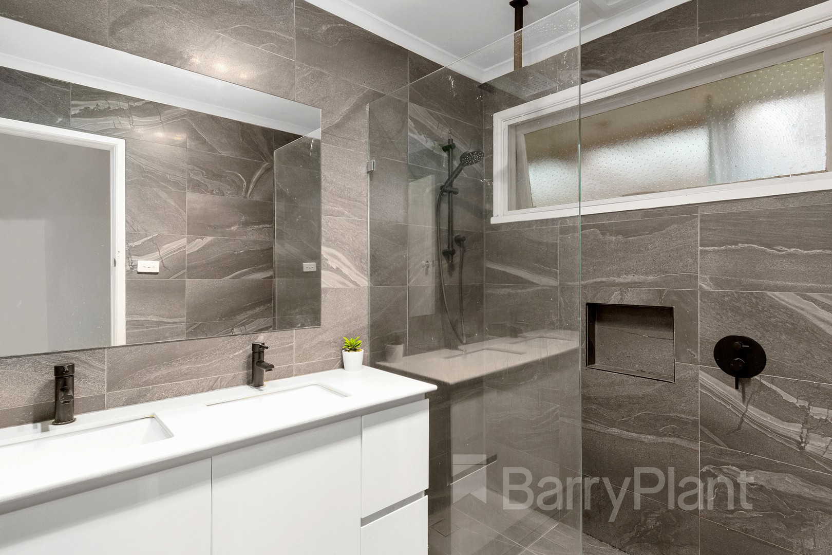 11 Pinnacle Avenue, Ferntree Gully, VIC 3156, Ferntree Gully - Thumbnail 4