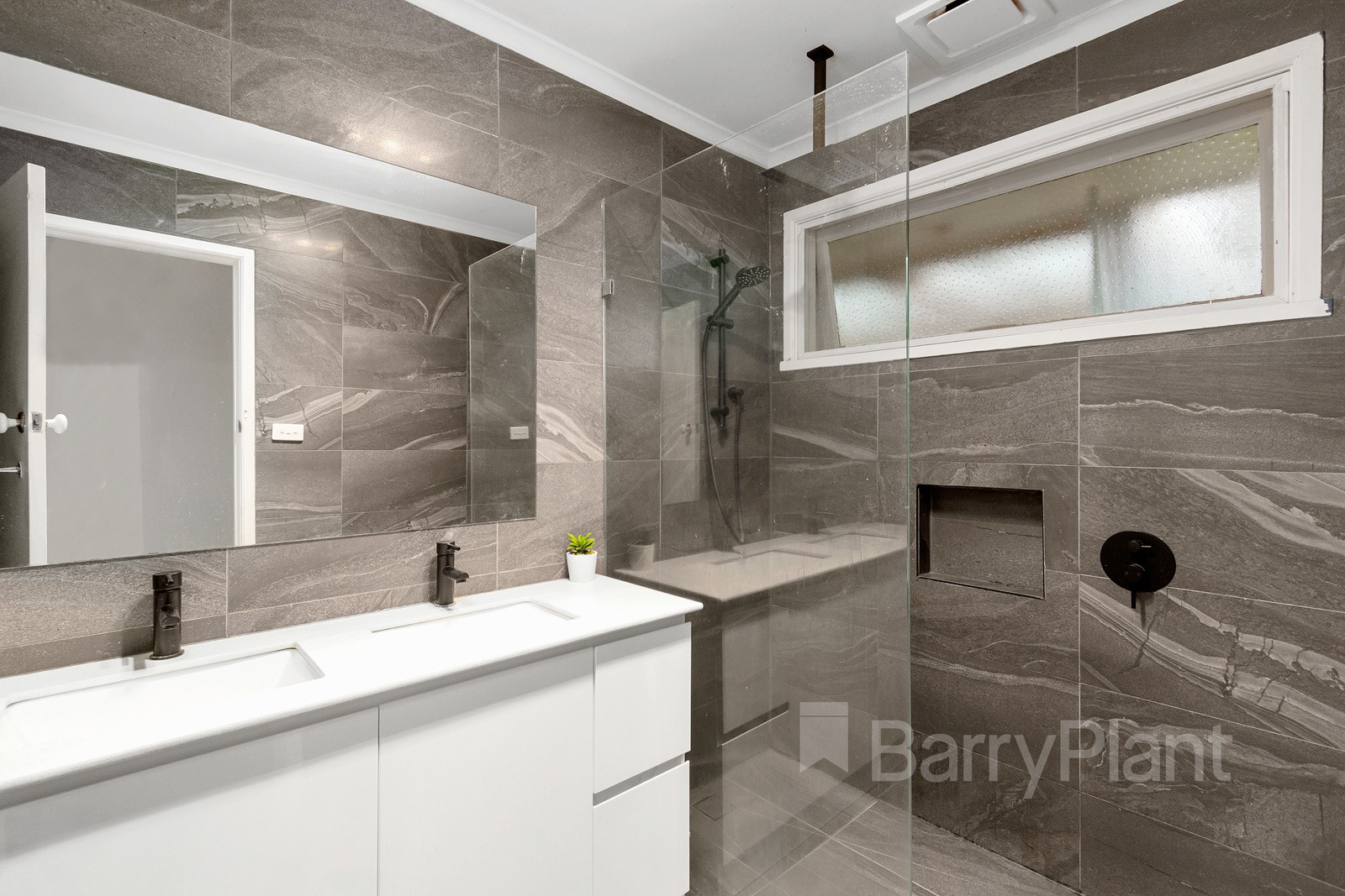 11 Pinnacle Avenue, Ferntree Gully, VIC 3156, Ferntree Gully - Thumbnail 5