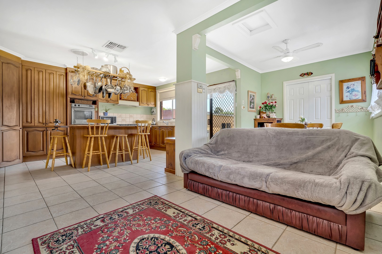 11 Plumpton Avenue, Craigieburn, VIC 3064, Craigieburn - Thumbnail 4