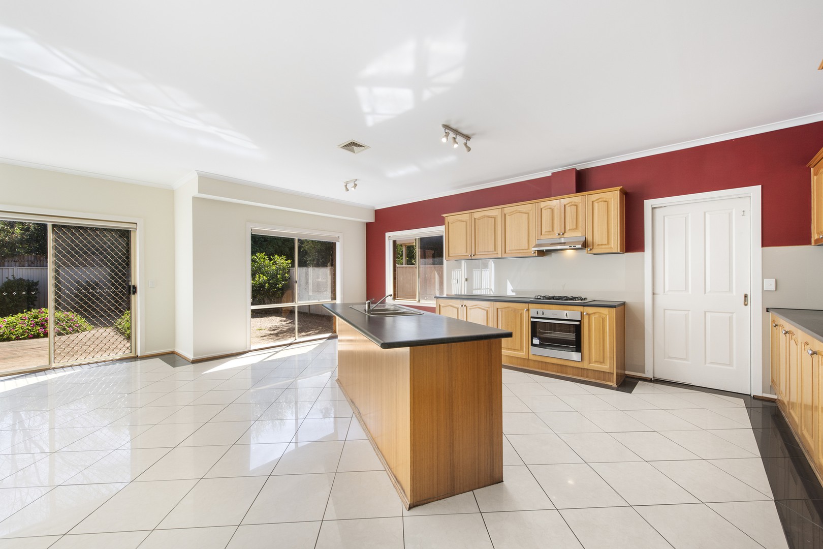 11 Ranmore Grove, Caroline Springs, VIC 3023, Caroline Springs - Thumbnail 3