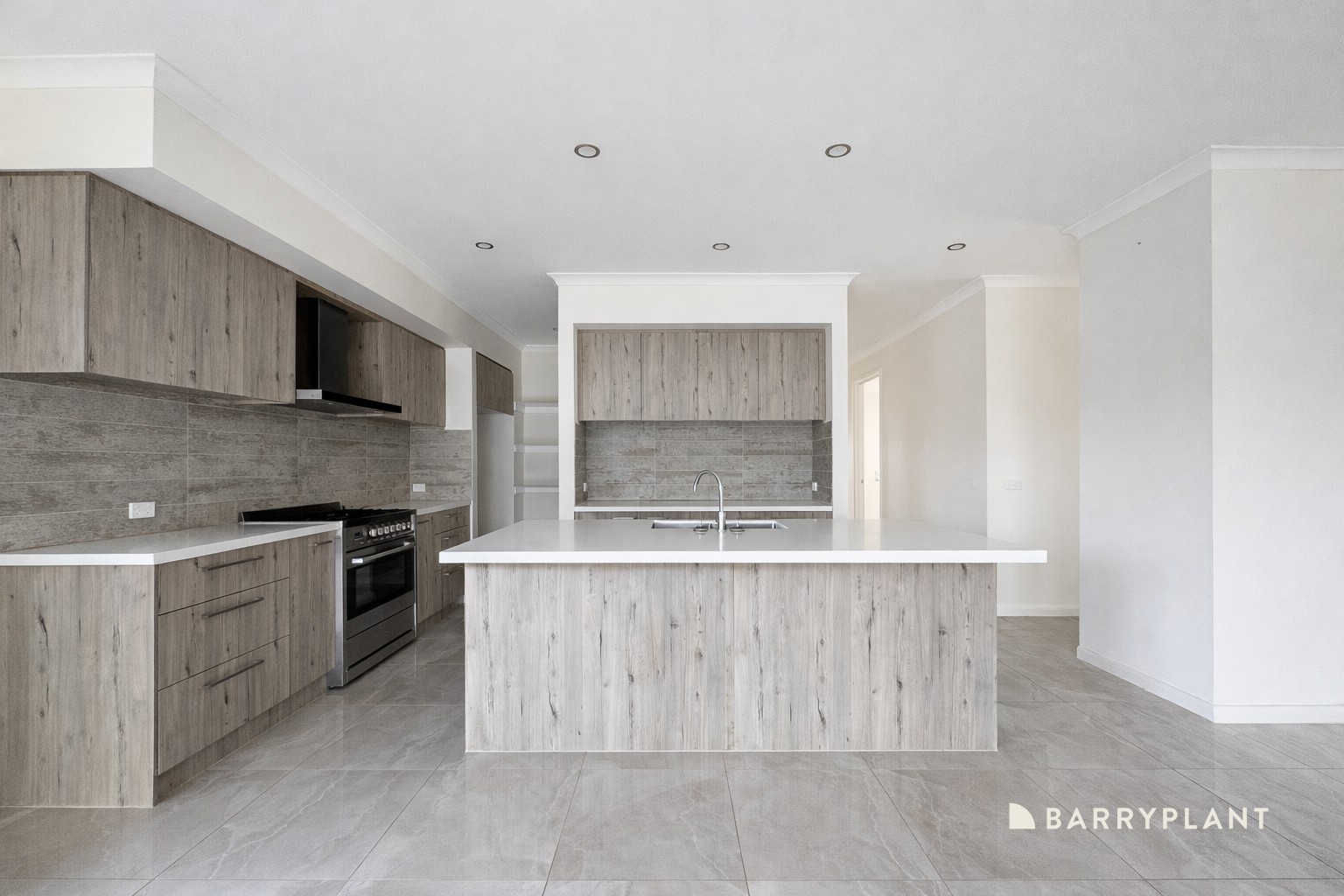 11 Redleaf Avenue, Warragul, VIC 3820 - Thumbnail 1 - 10/04/2026