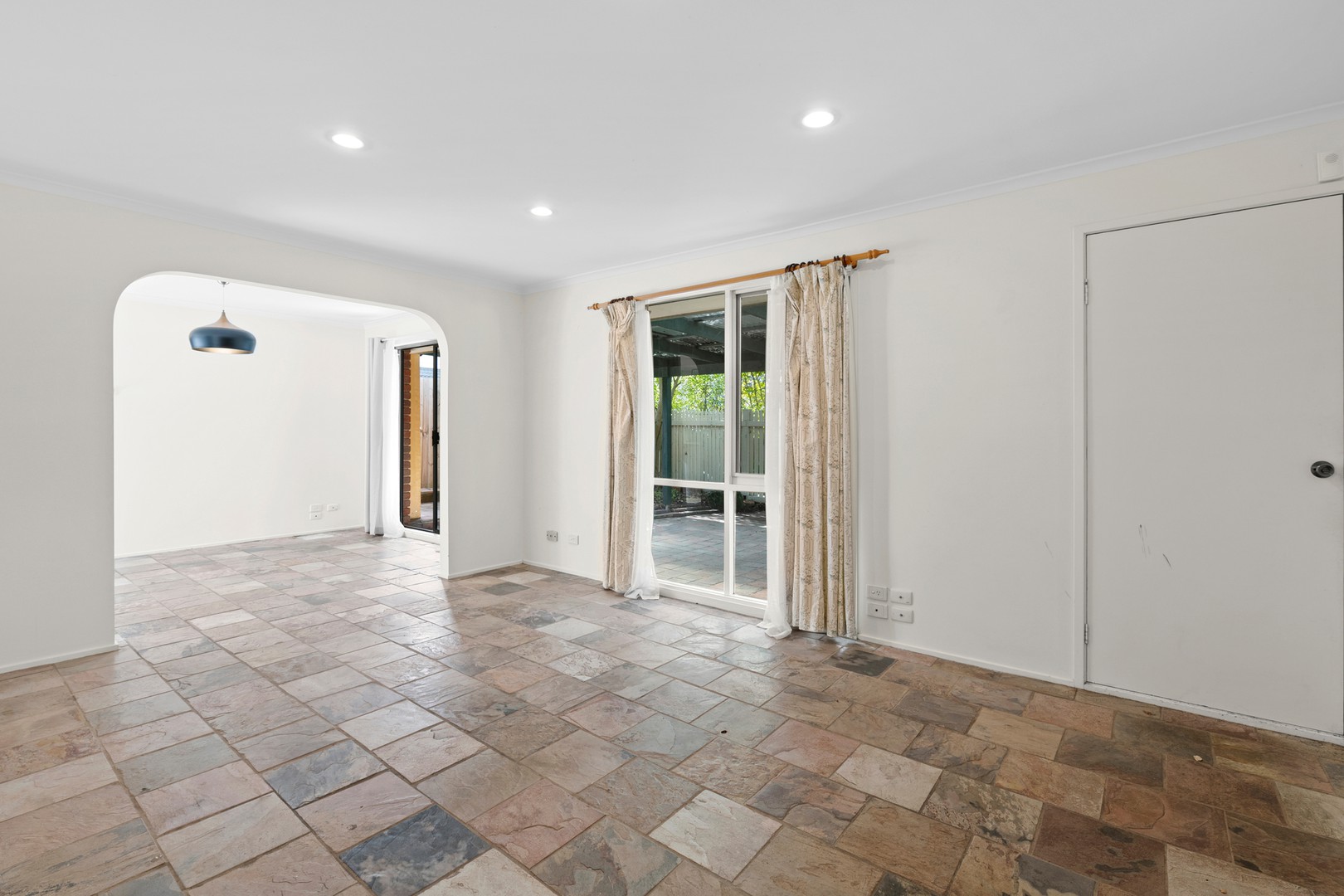 11 Redwood Court, Narre Warren, VIC 3805, Narre Warren - Thumbnail 3