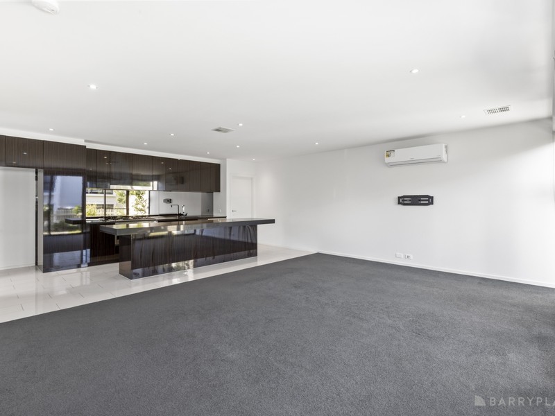 11 Rivulet Boulevard, Springvale, VIC 3171 - Image - 09/12/2025