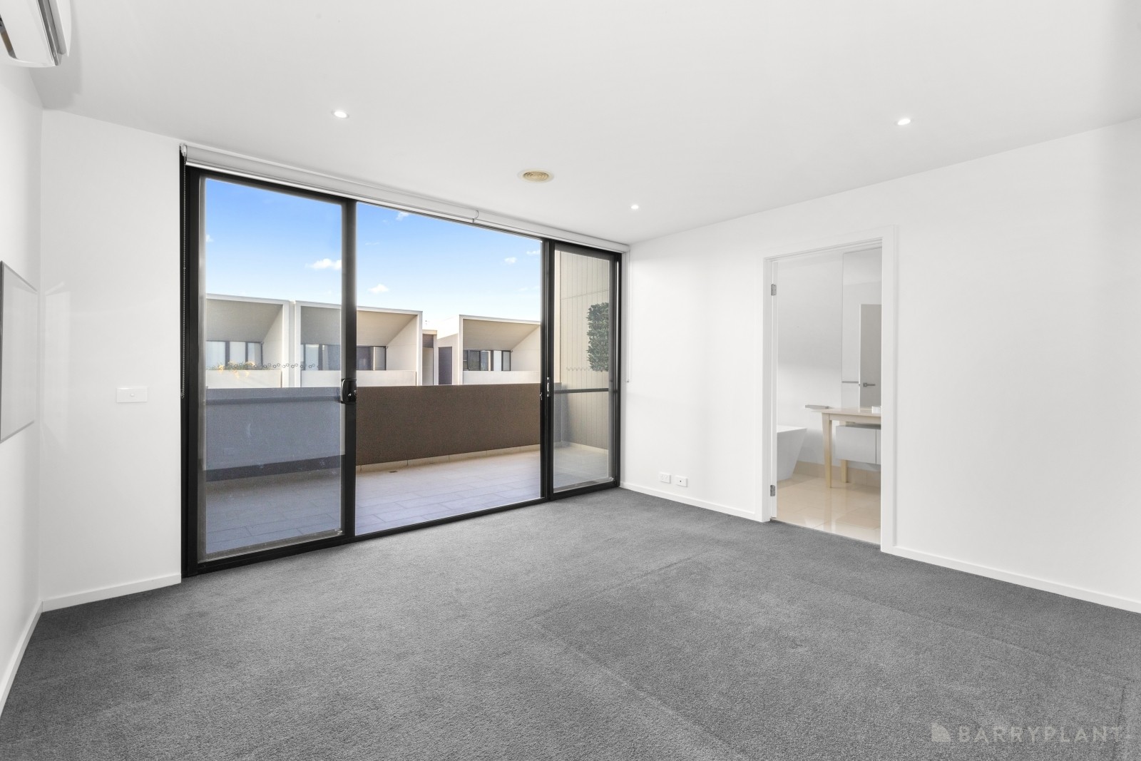 11 Rivulet Boulevard, Springvale, VIC 3171 - Thumbnail 2 - 09/12/2025