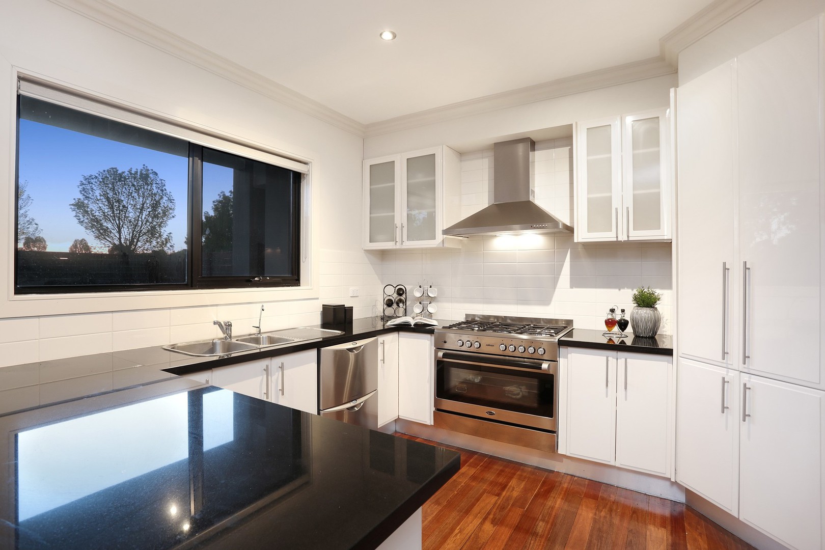 11 Rockefeller Way, Sanctuary Lakes, VIC 3030, Point Cook - Thumbnail 4
