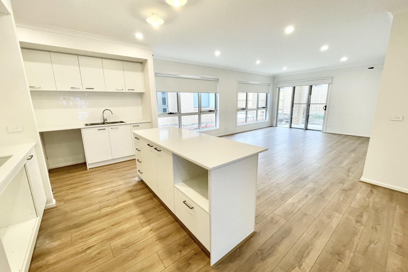 11 Rockin Road, Sunbury, VIC 3429, Sunbury - Thumbnail 5