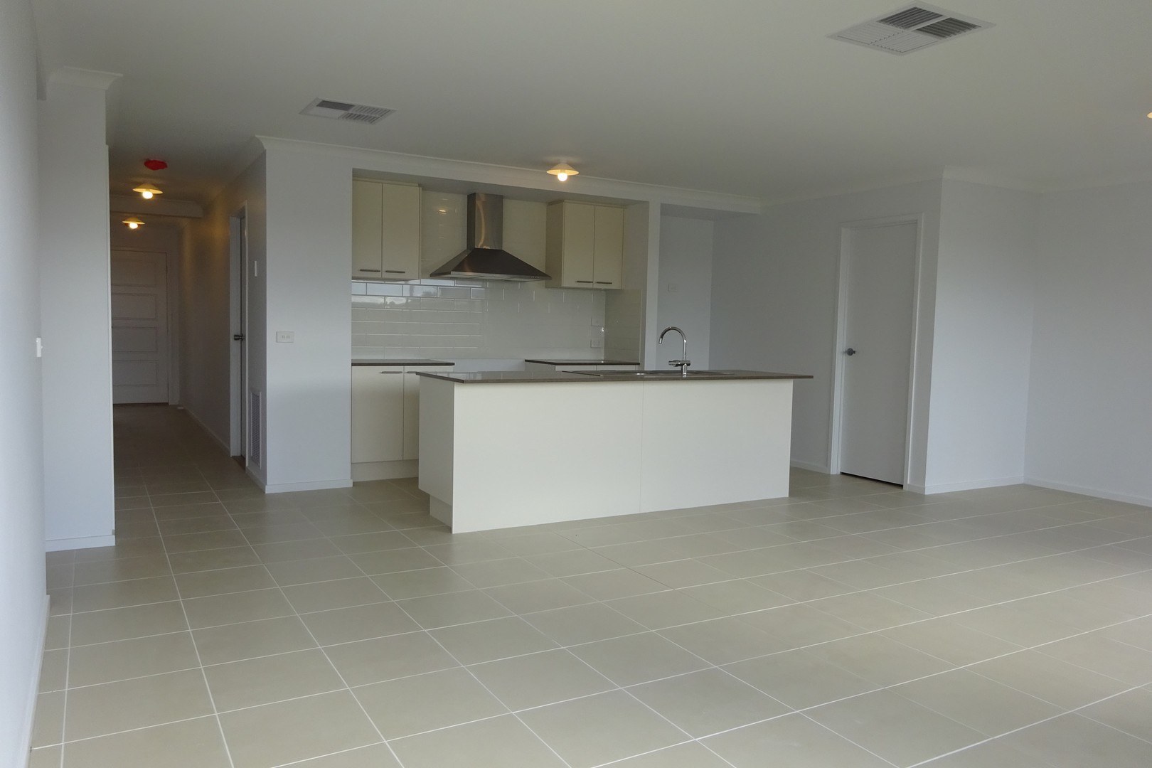 11 Roseneath Way, Mickleham, VIC 3064, Mickleham - Thumbnail 3