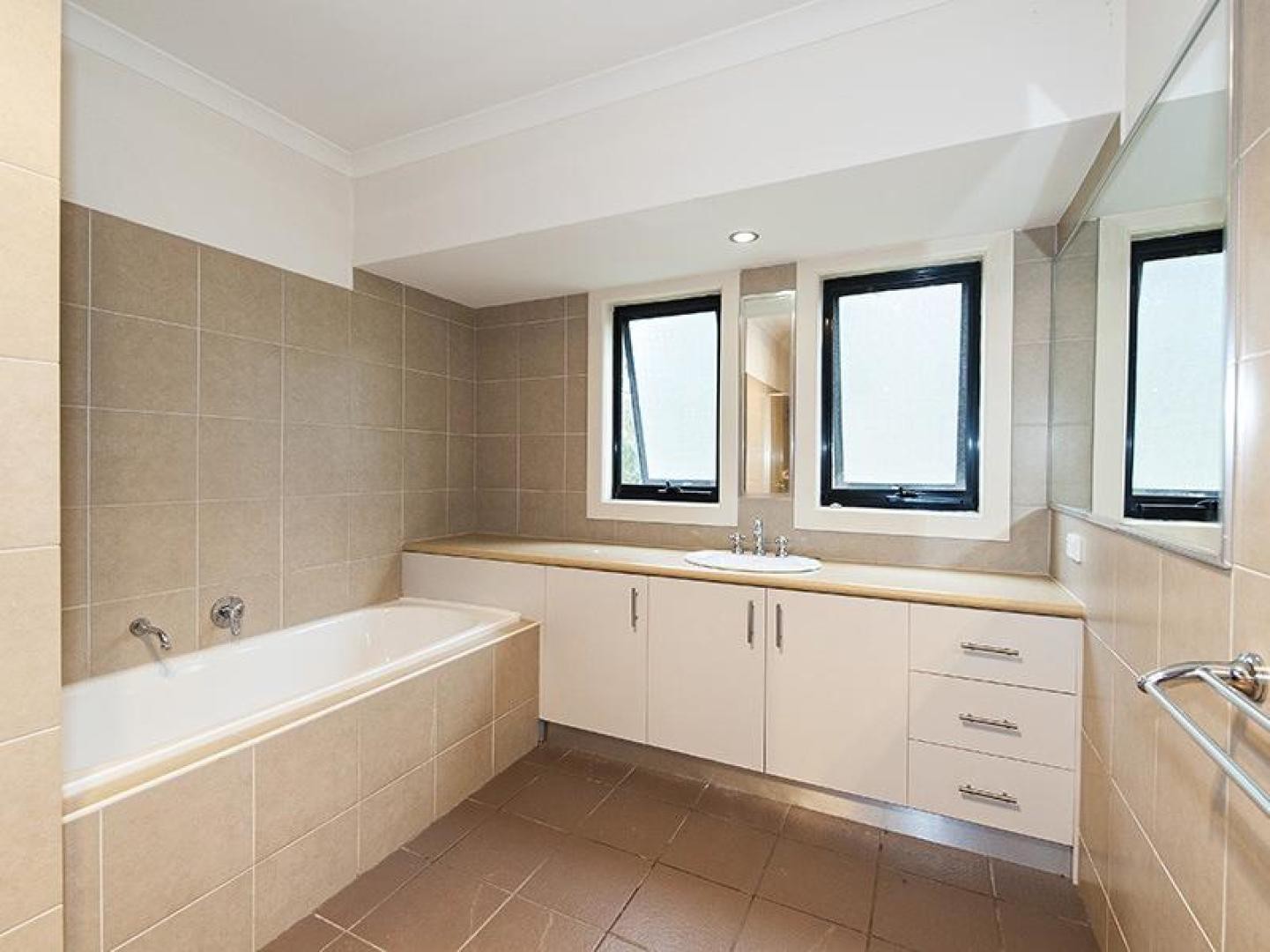 11 Rumney Lane, Bundoora, VIC 3083 - Thumbnail 2 - 23/03/2026