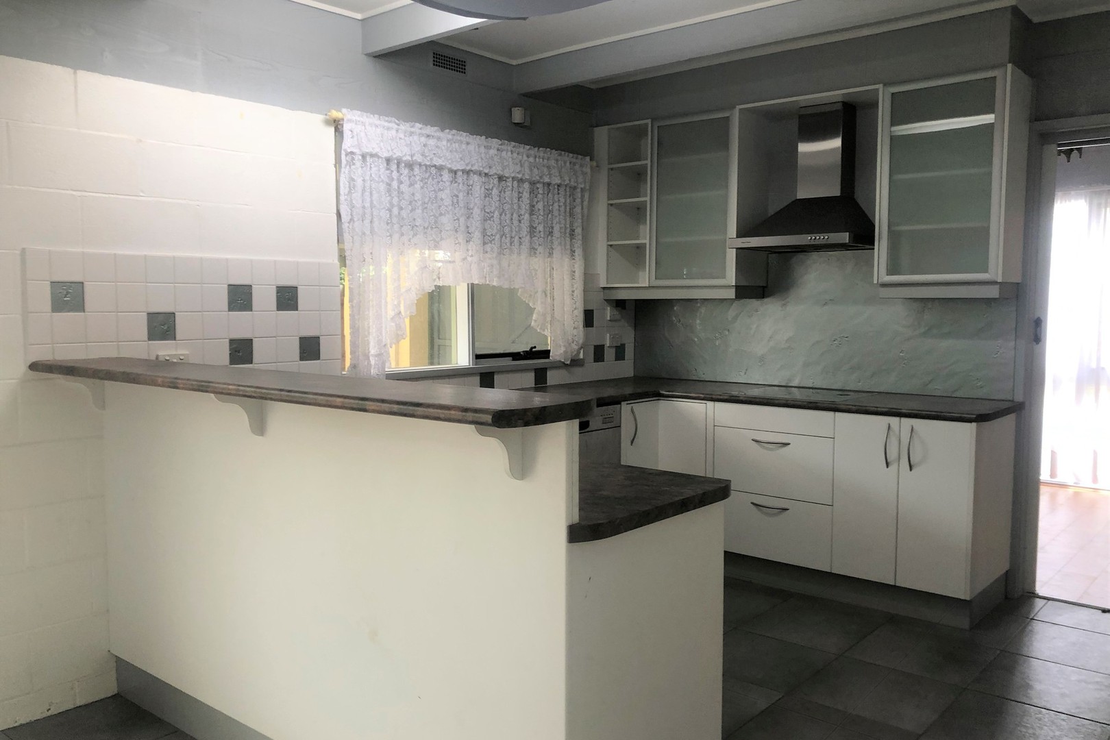 11 Second Avenue, Craigieburn, VIC 3064 - Thumbnail 2 - 22/11/2021