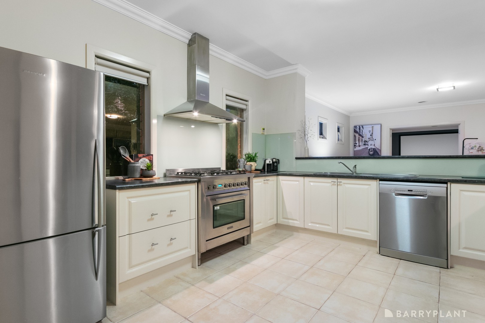 11 Seminary Crescent, Scoresby, VIC 3179, Scoresby - Thumbnail 3