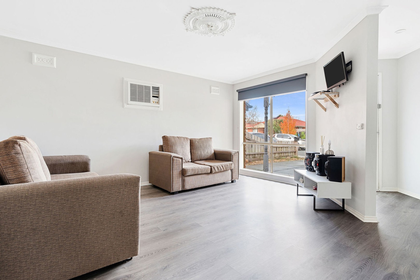 11 Sharyn Street, Cranbourne West, VIC 3977, Cranbourne West - Thumbnail 2