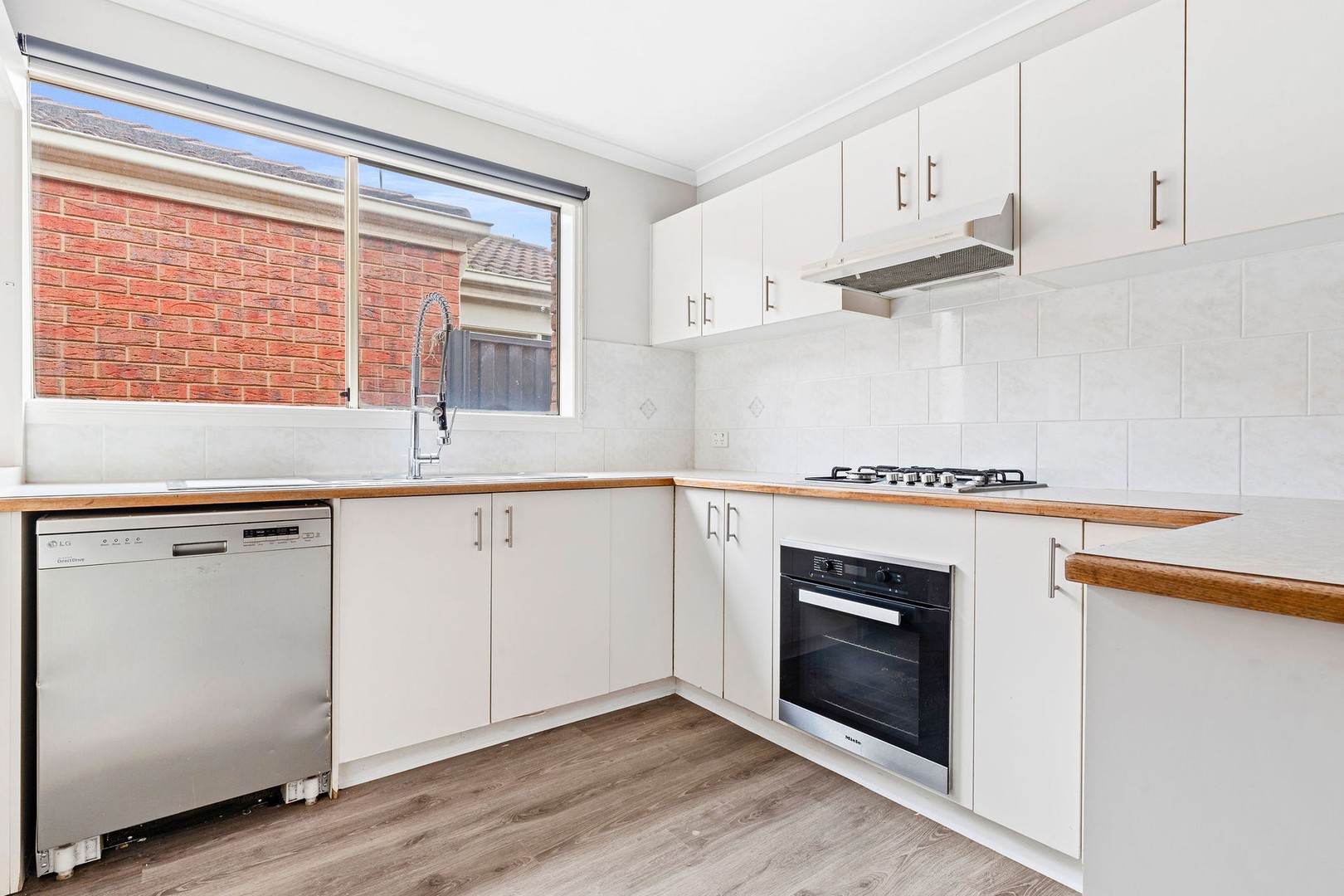 11 Sharyn Street, Cranbourne West, VIC 3977, Cranbourne West - Thumbnail 3