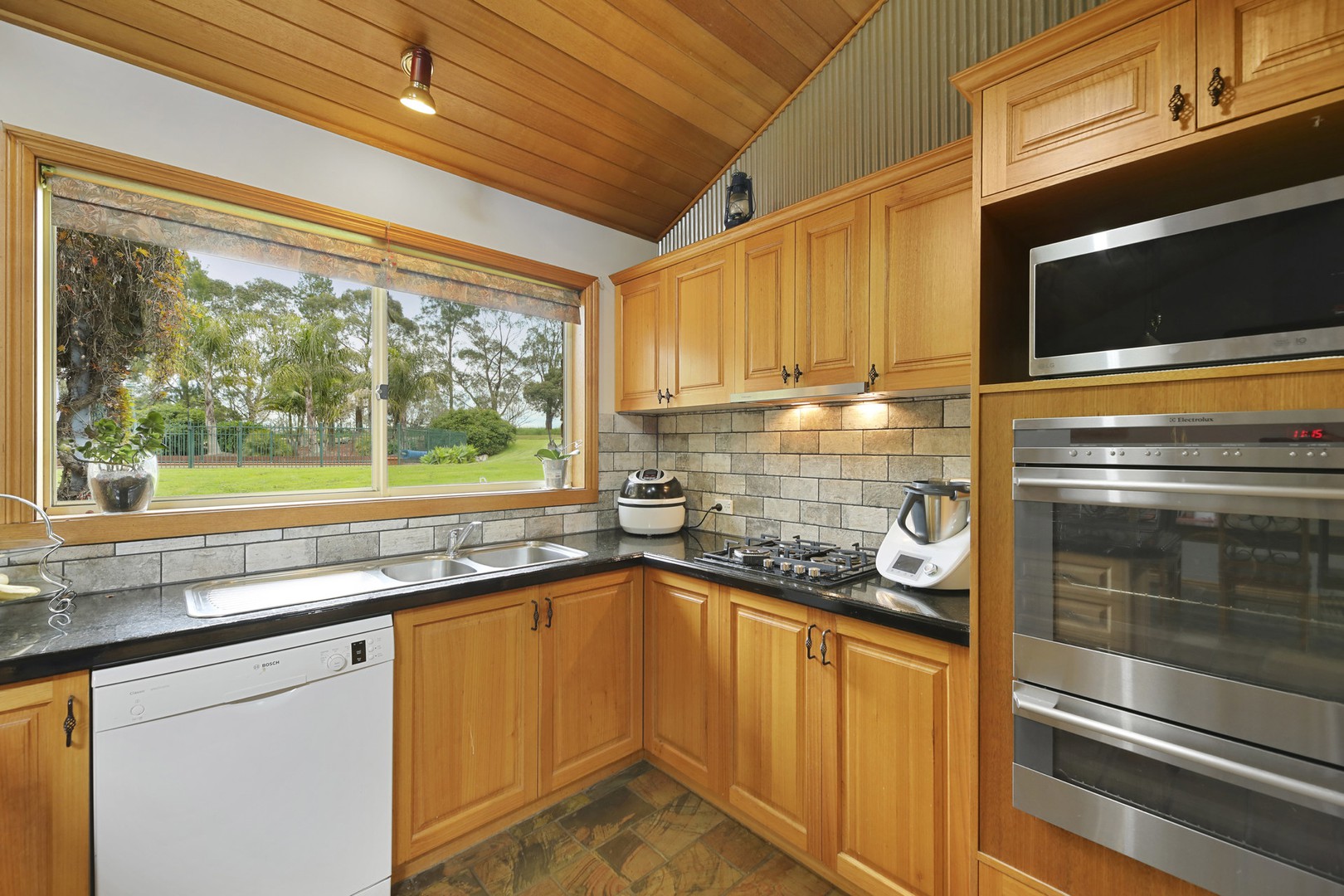 11 Sherwood Court, Drouin, VIC 3818, Drouin - Thumbnail 4
