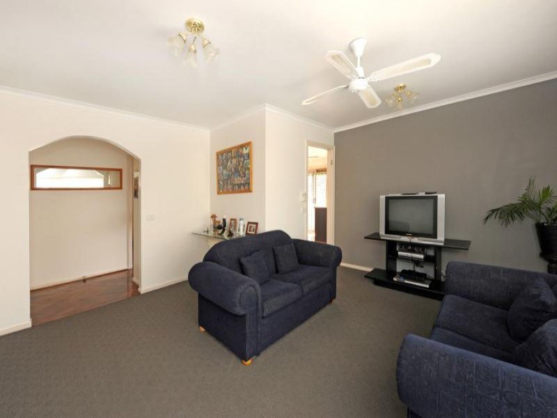 11 Southern Road, Heidelberg Heights, VIC 3081 - Thumbnail 2 - 11/09/2017