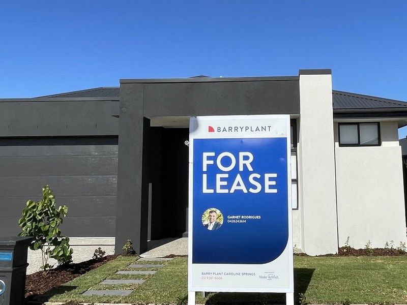 11 Starthistle Approach, Rockbank, VIC 3335 - Image - 08/12/2025