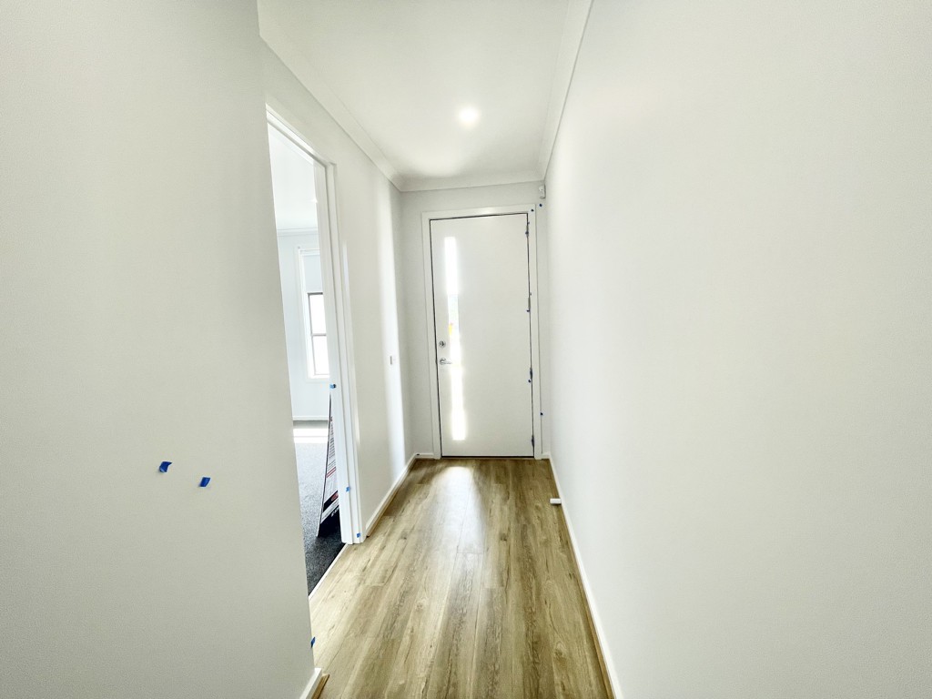 11 Starthistle Approach, Rockbank, VIC 3335 - Thumbnail 2 - 08/12/2025