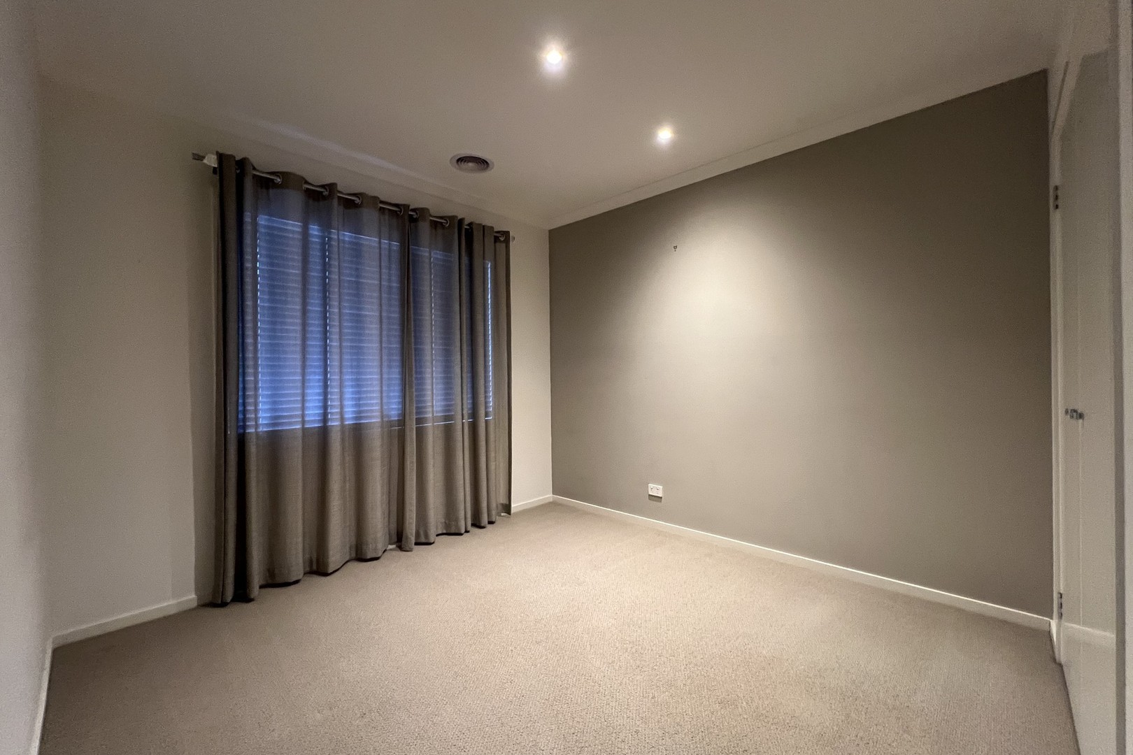 11 Stoneleigh Drive, Cranbourne North, VIC 3977, Cranbourne North - Thumbnail 5