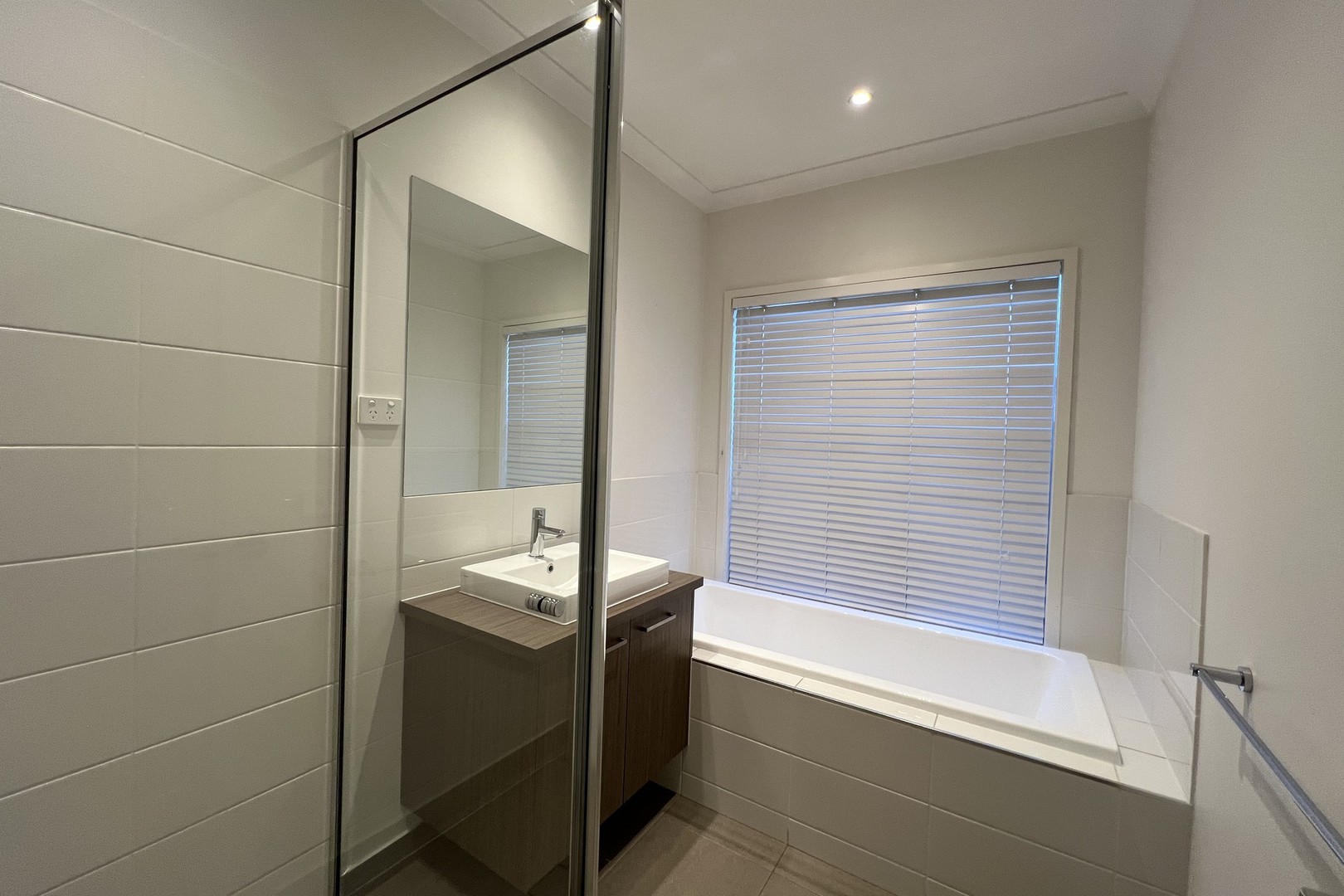 11 Stoneleigh Drive, Cranbourne North, VIC 3977, Cranbourne North - Thumbnail 7