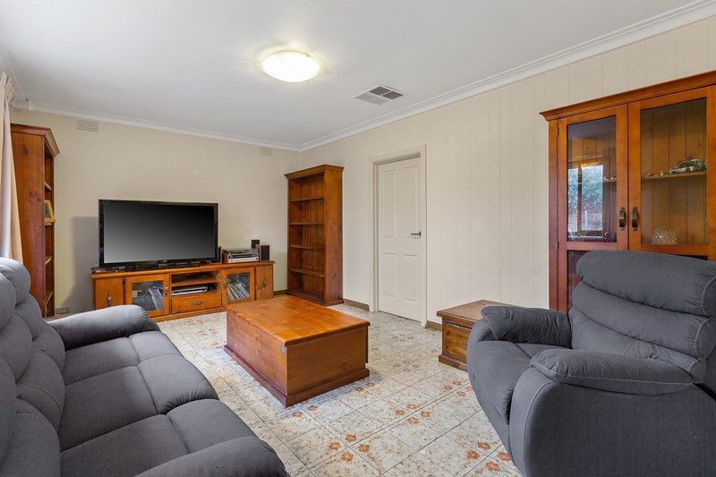 11 Streeton Road, Bayswater, VIC 3153, Bayswater - Thumbnail 2