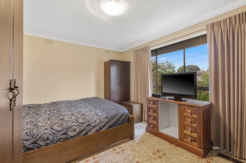 11 Streeton Road, Bayswater, VIC 3153, Bayswater - Thumbnail 4