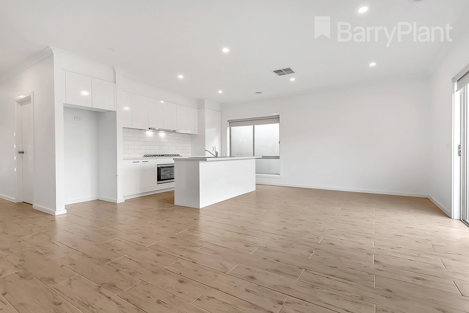 11 Sudbury Street, Mickleham, VIC 3064, Mickleham - Thumbnail 7