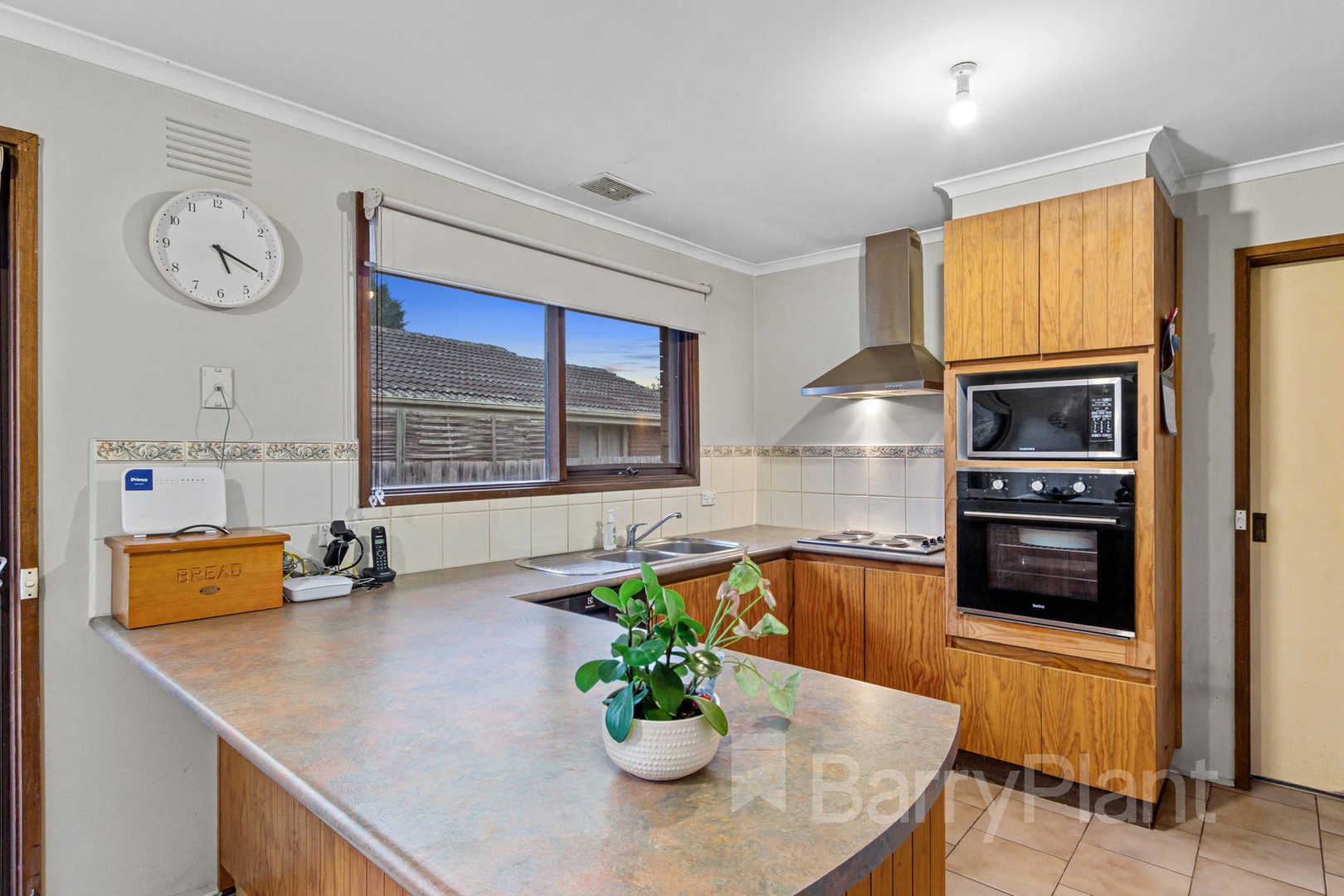 11 Summerhill Close, Ferntree Gully, VIC 3156, Ferntree Gully - Thumbnail 3