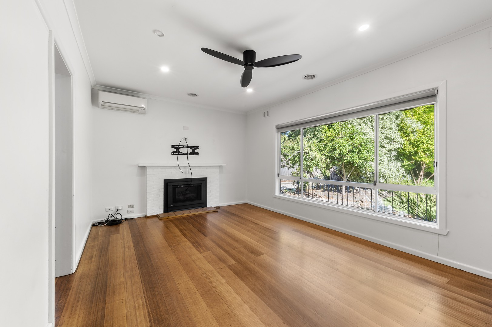 11 Sunbeam Avenue, Ringwood East, VIC 3135 - Thumbnail 1 - 15/06/2026