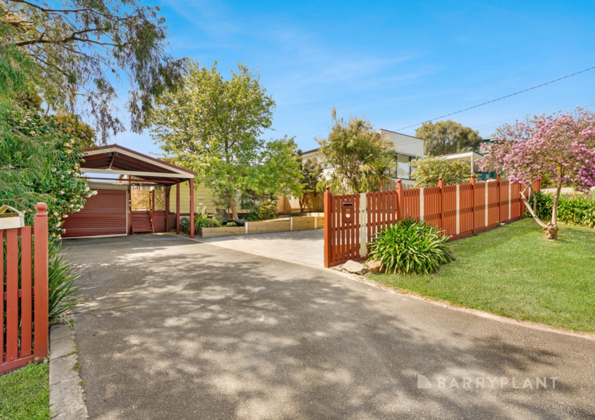 11 Sylvan Drive, Rosebud, VIC 3939, Rosebud - Thumbnail 2