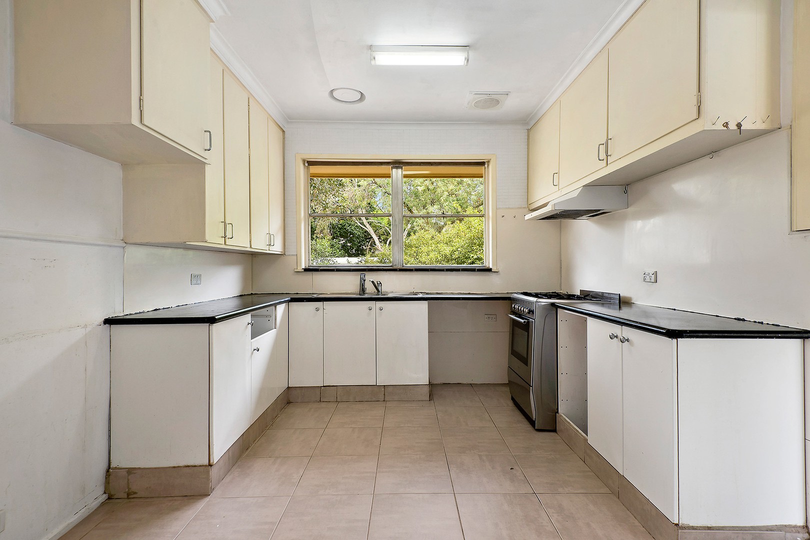 11 Tallowwood Street, Frankston North, VIC 3200, Frankston North - Thumbnail 4
