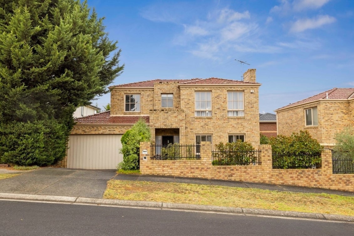 11 Tanami Court, Bulleen, VIC 3105 - Thumbnail 2 - 21/02/2024