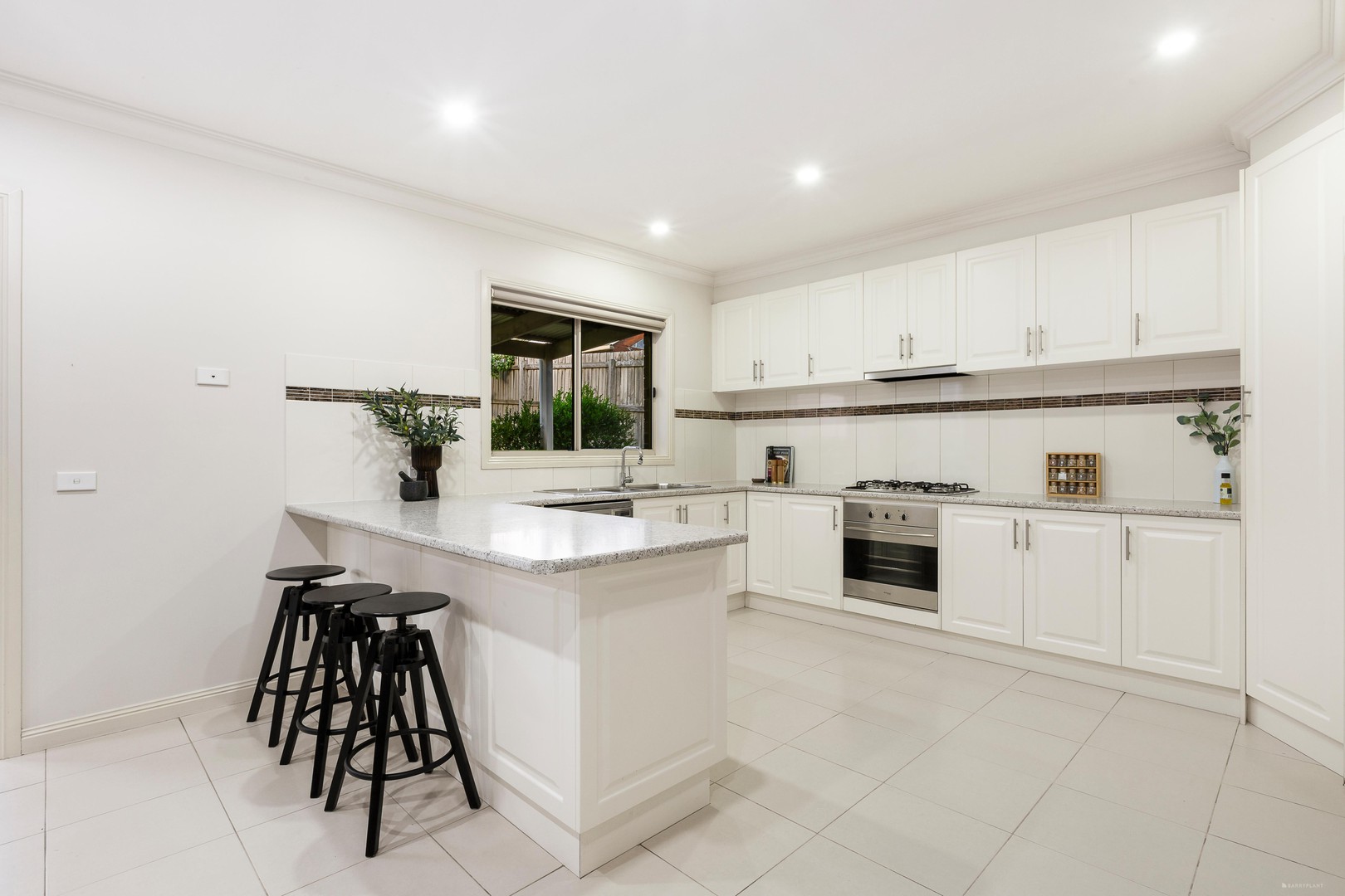 11 The Gables, South Morang, VIC 3752, South Morang - Thumbnail 3