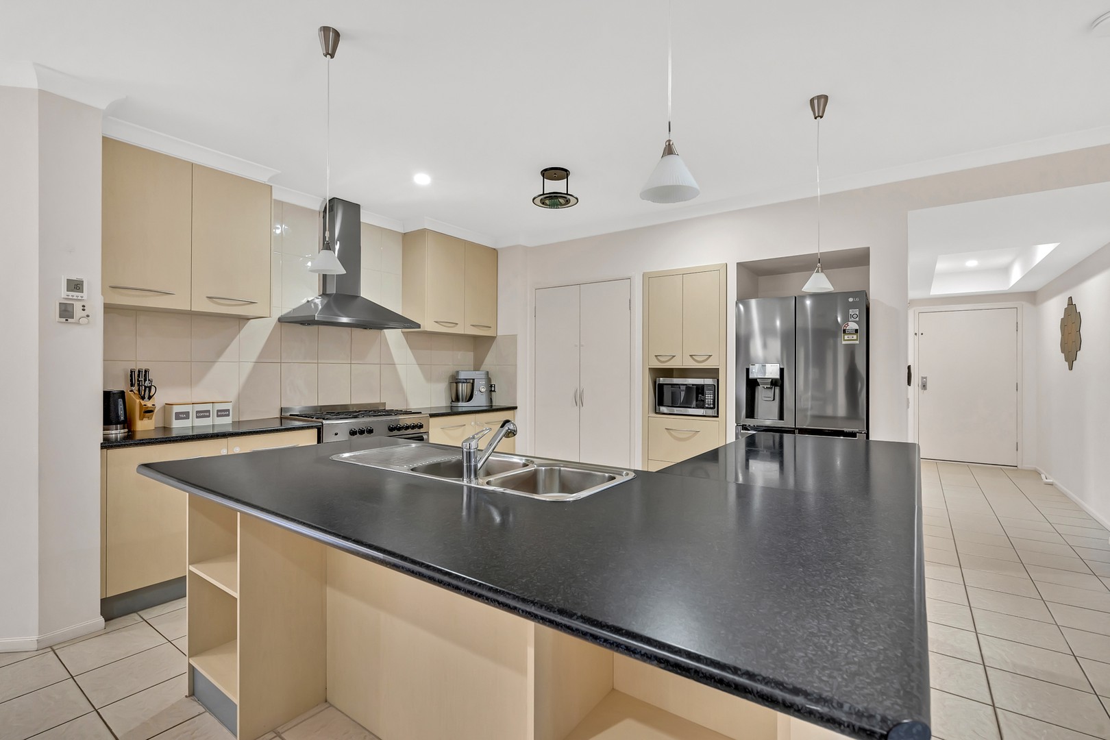 11 The Greenway, Craigieburn, VIC 3064, Craigieburn - Thumbnail 4