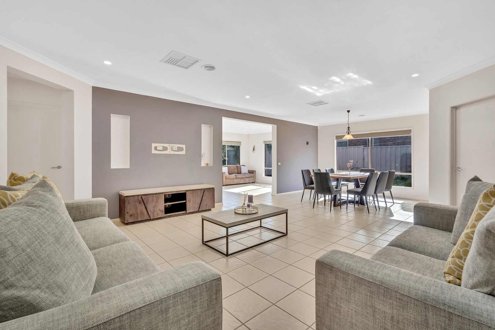 11 The Greenway, Craigieburn, VIC 3064, Craigieburn - Thumbnail 6