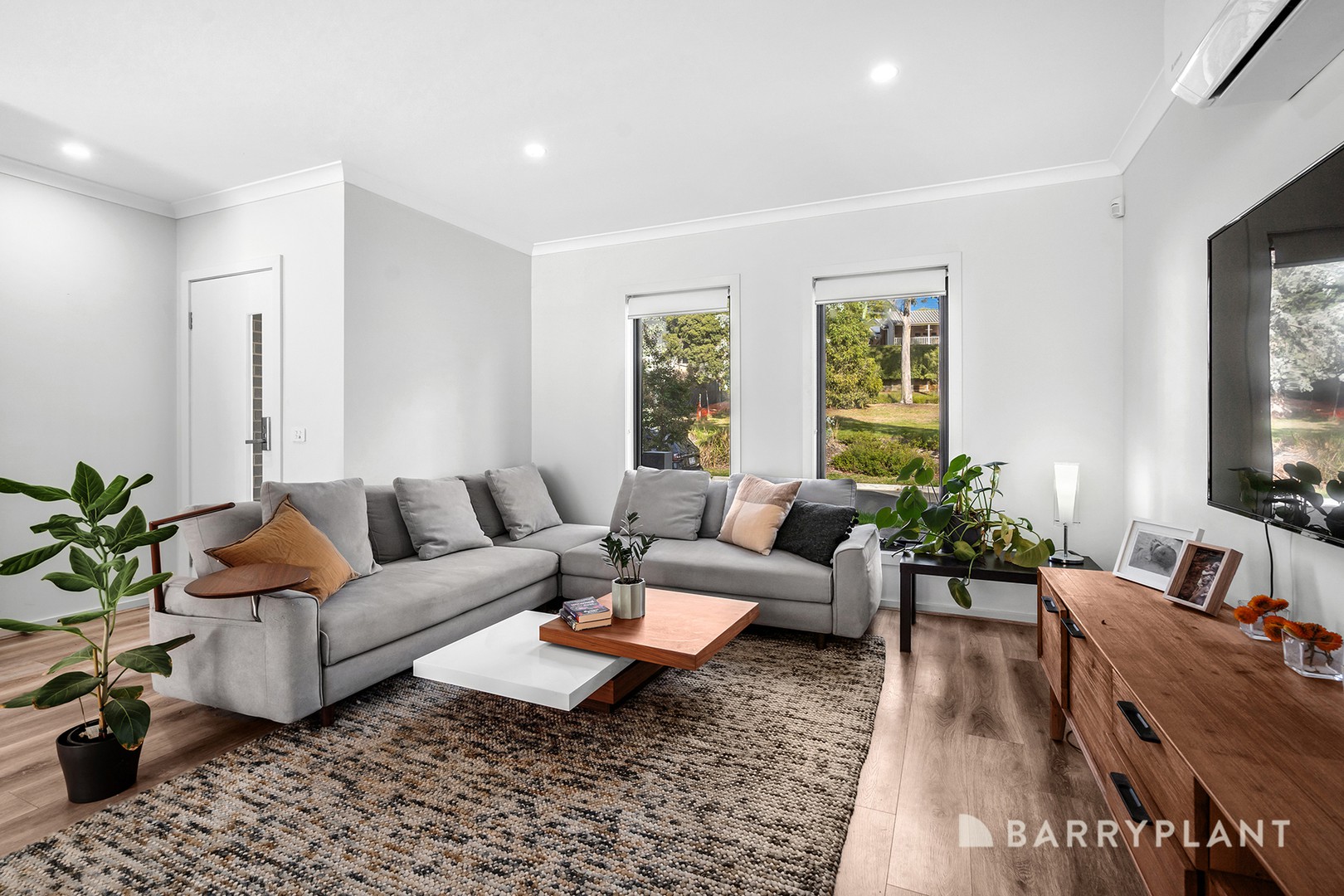11 Thompson Crescent, Chirnside Park, VIC 3116, Chirnside Park - Thumbnail 2