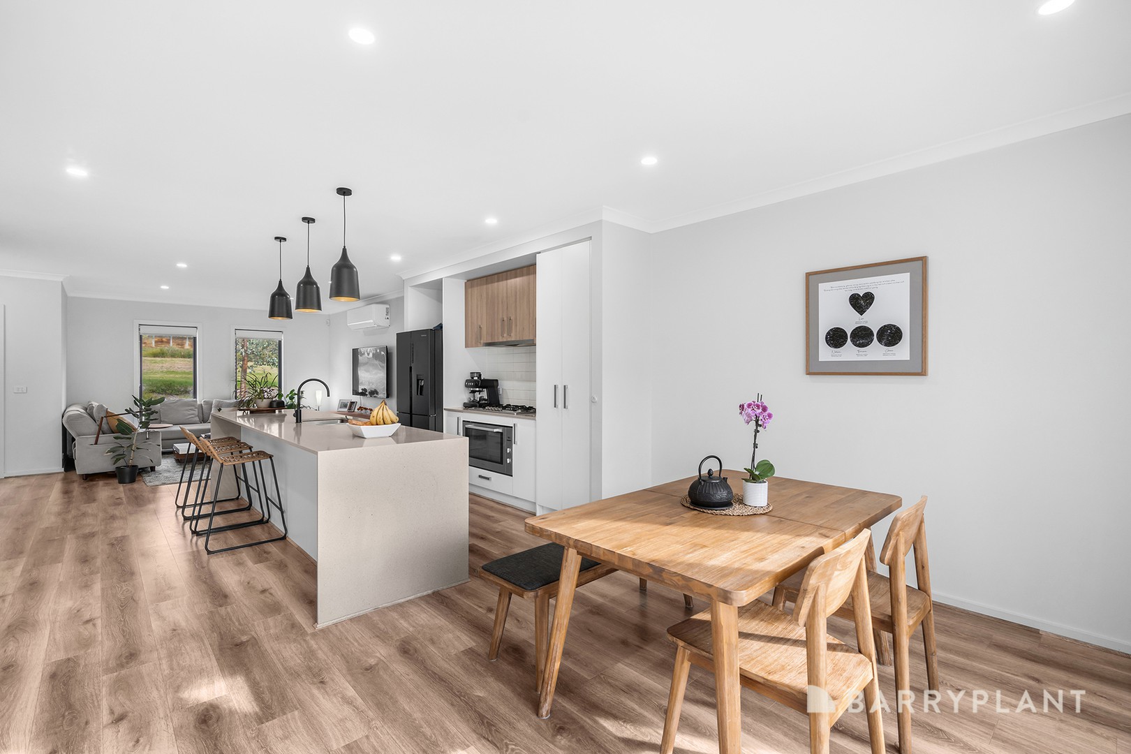 11 Thompson Crescent, Chirnside Park, VIC 3116, Chirnside Park - Thumbnail 4