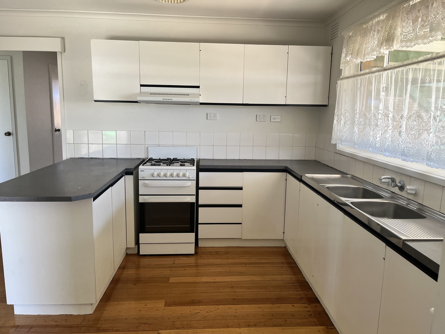11 Topaz Avenue, Wyndham Vale, VIC 3024, Wyndham Vale - Thumbnail 6