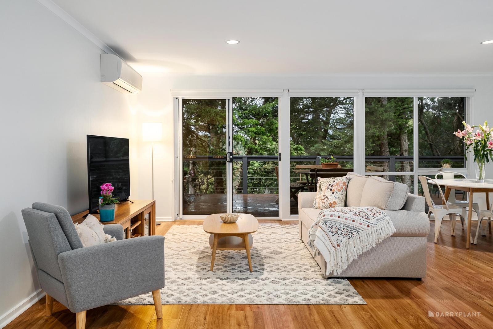 11 Tower Drive, Briar Hill, VIC 3088 - Thumbnail 2 - 12/04/2024