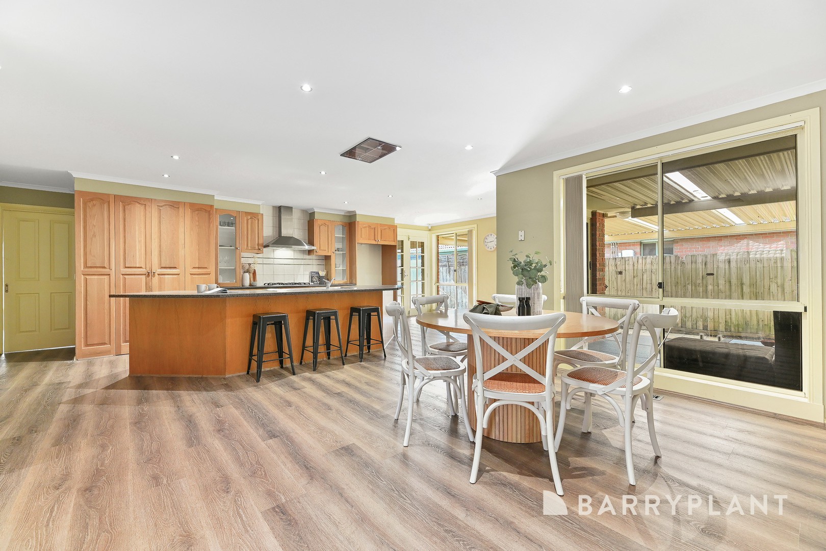 11 Tralee Circuit, Narre Warren, VIC 3805 - Thumbnail 2 - 30/10/2025