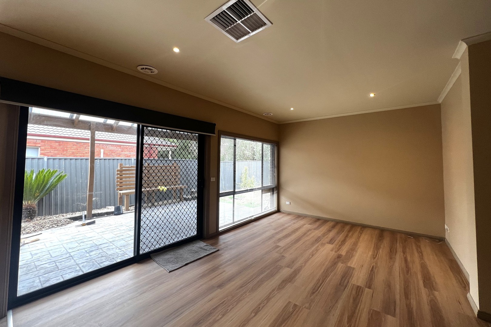 11 Tucker Place, Caroline Springs, VIC 3023 - Thumbnail 2 - 25/09/2025