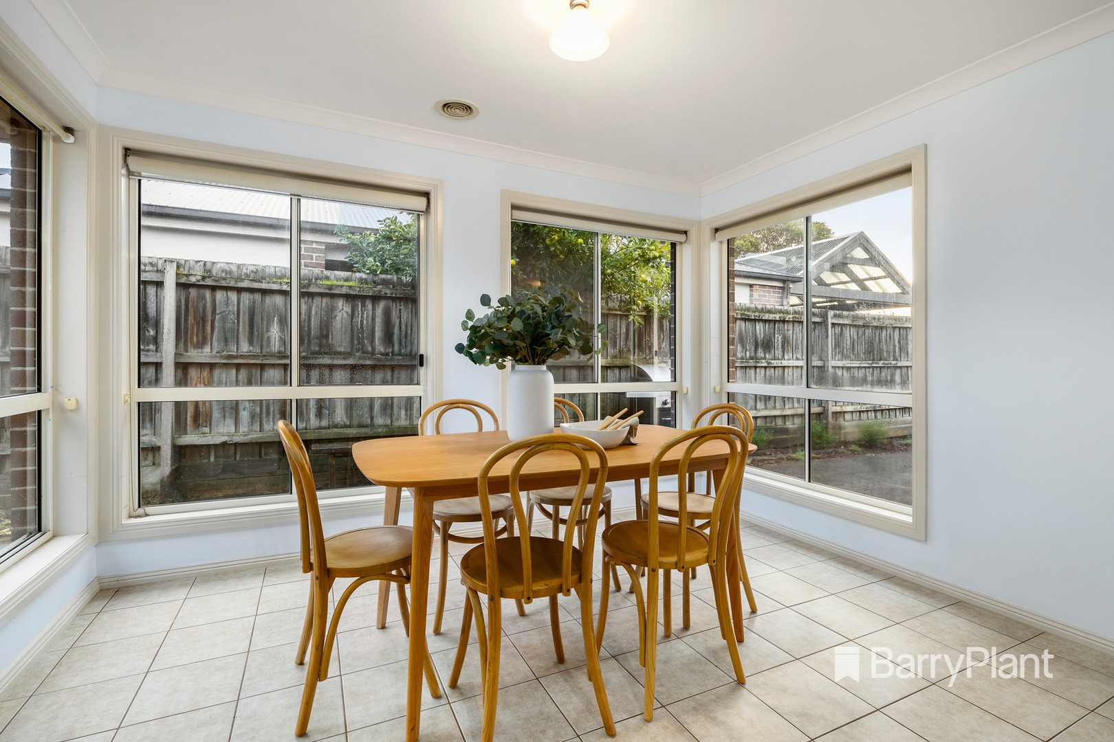 11 Tudor Drive, Mooroolbark, VIC 3138, Mooroolbark - Thumbnail 4