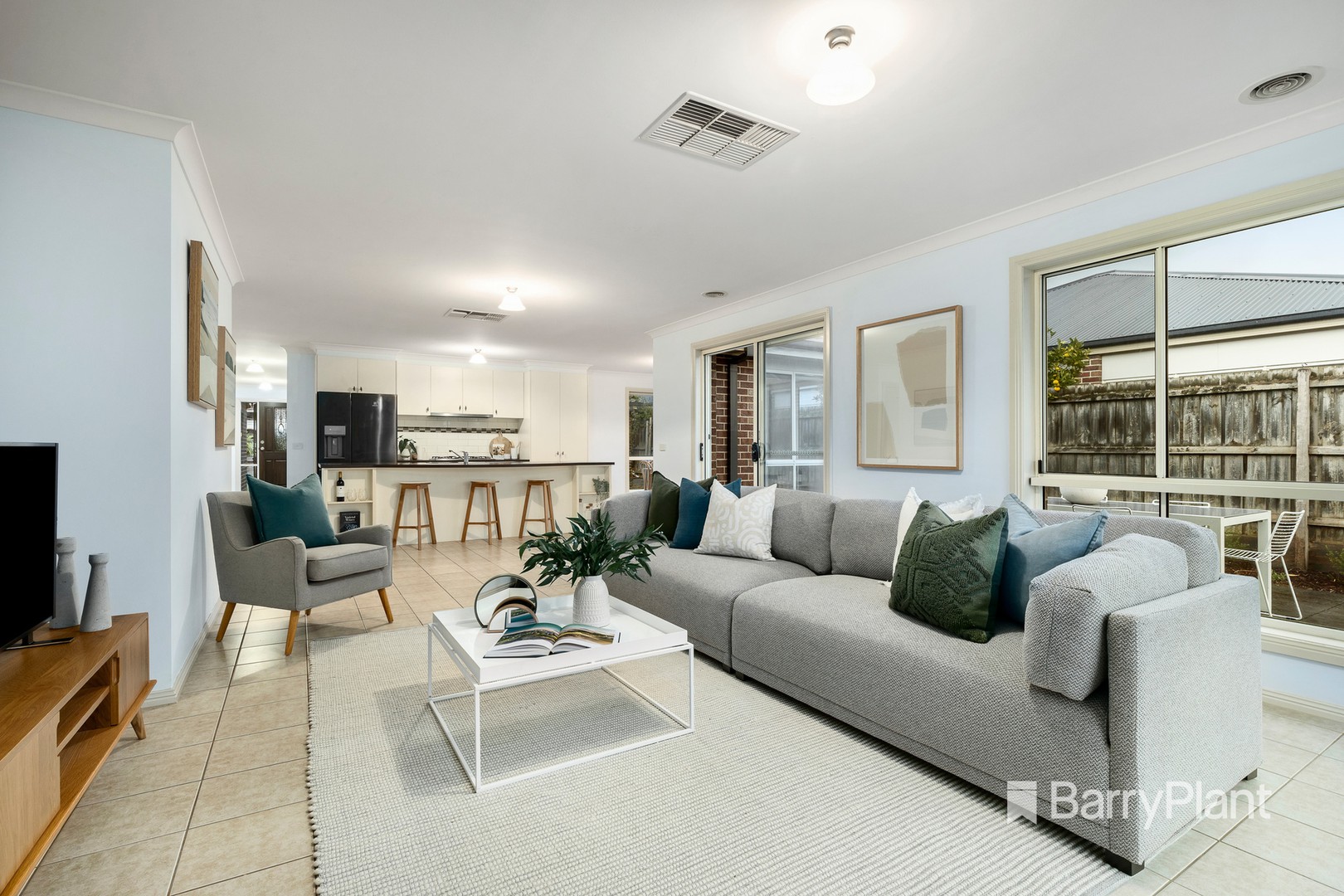 11 Tudor Drive, Mooroolbark, VIC 3138, Mooroolbark - Thumbnail 5