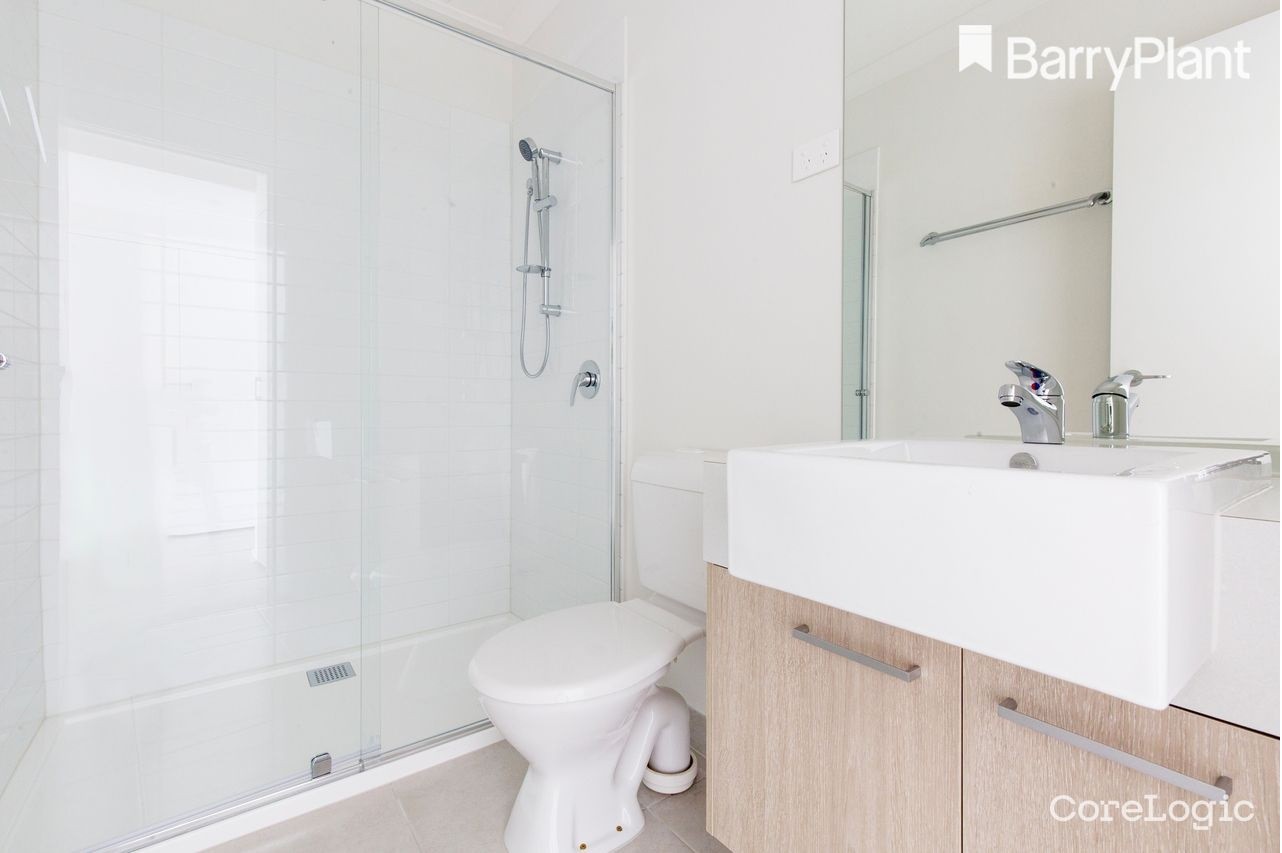 11 Vendeen Walk, Clyde North, VIC 3978, Clyde North - Thumbnail 6