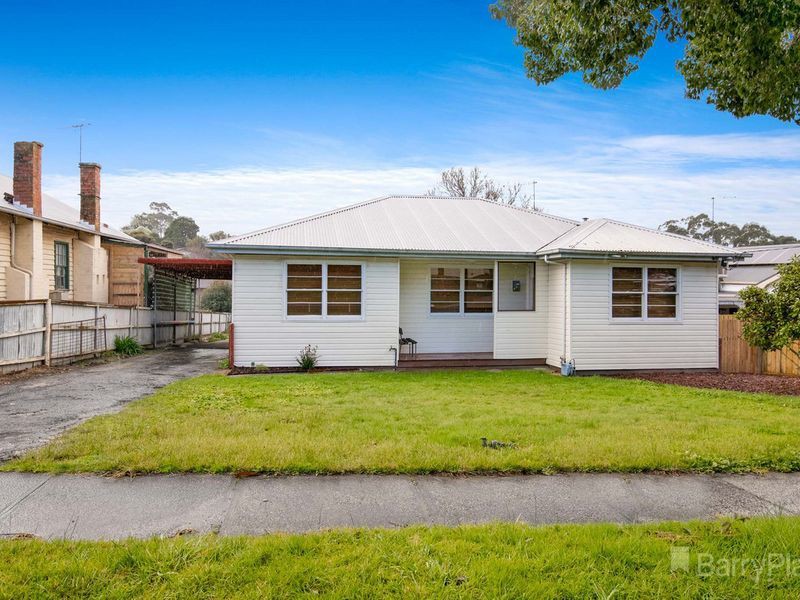 11 Victoria Street, Drouin, VIC 3818, Drouin - Thumbnail 2