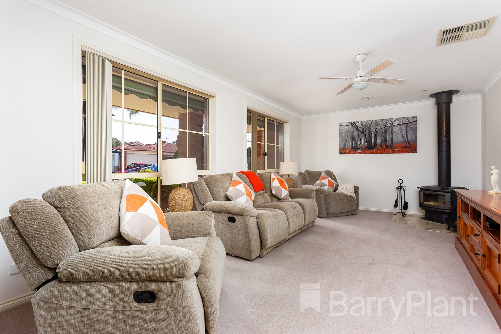 11 Watermark Way, Point Cook, VIC 3030, Point Cook - Thumbnail 3