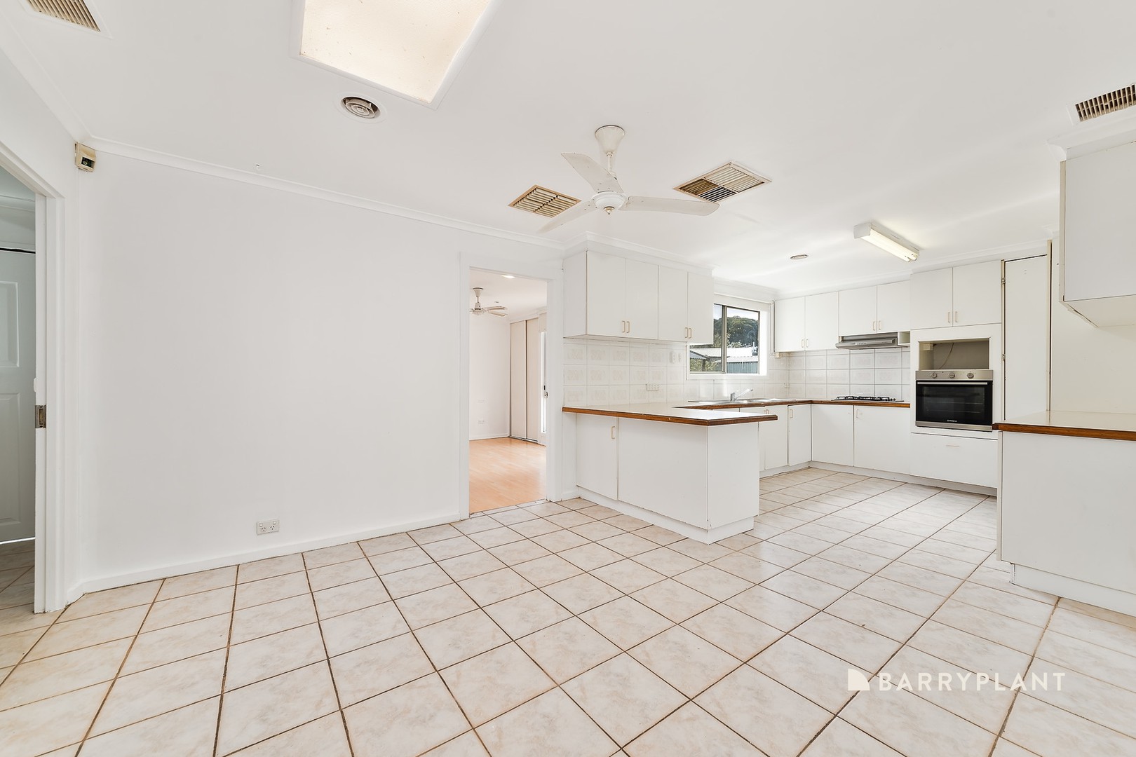 11 Werona Court, Meadow Heights, VIC 3048, Meadow Heights - Thumbnail 3