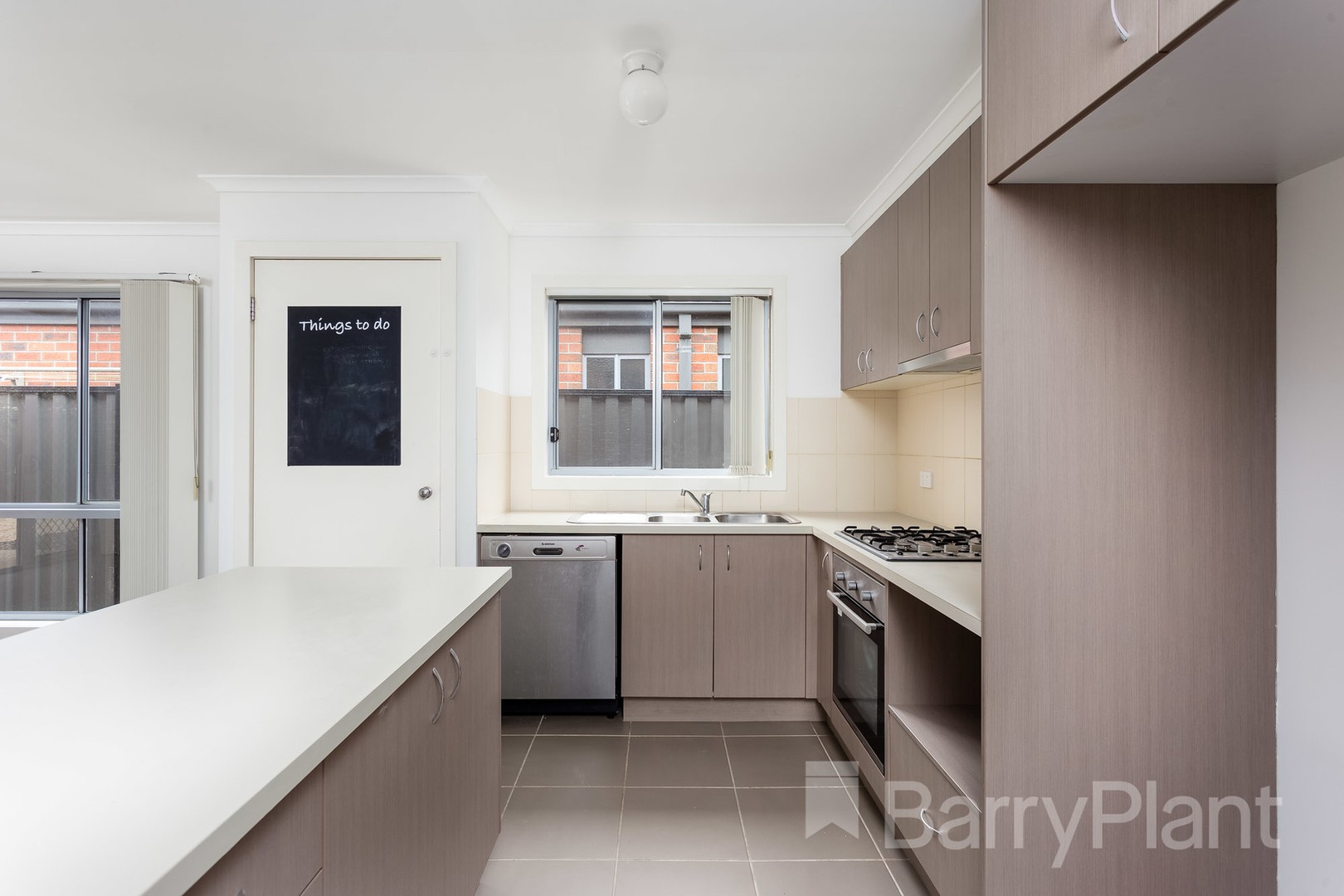 11 West Cornhill Way, Point Cook, VIC 3030, Point Cook - Thumbnail 2