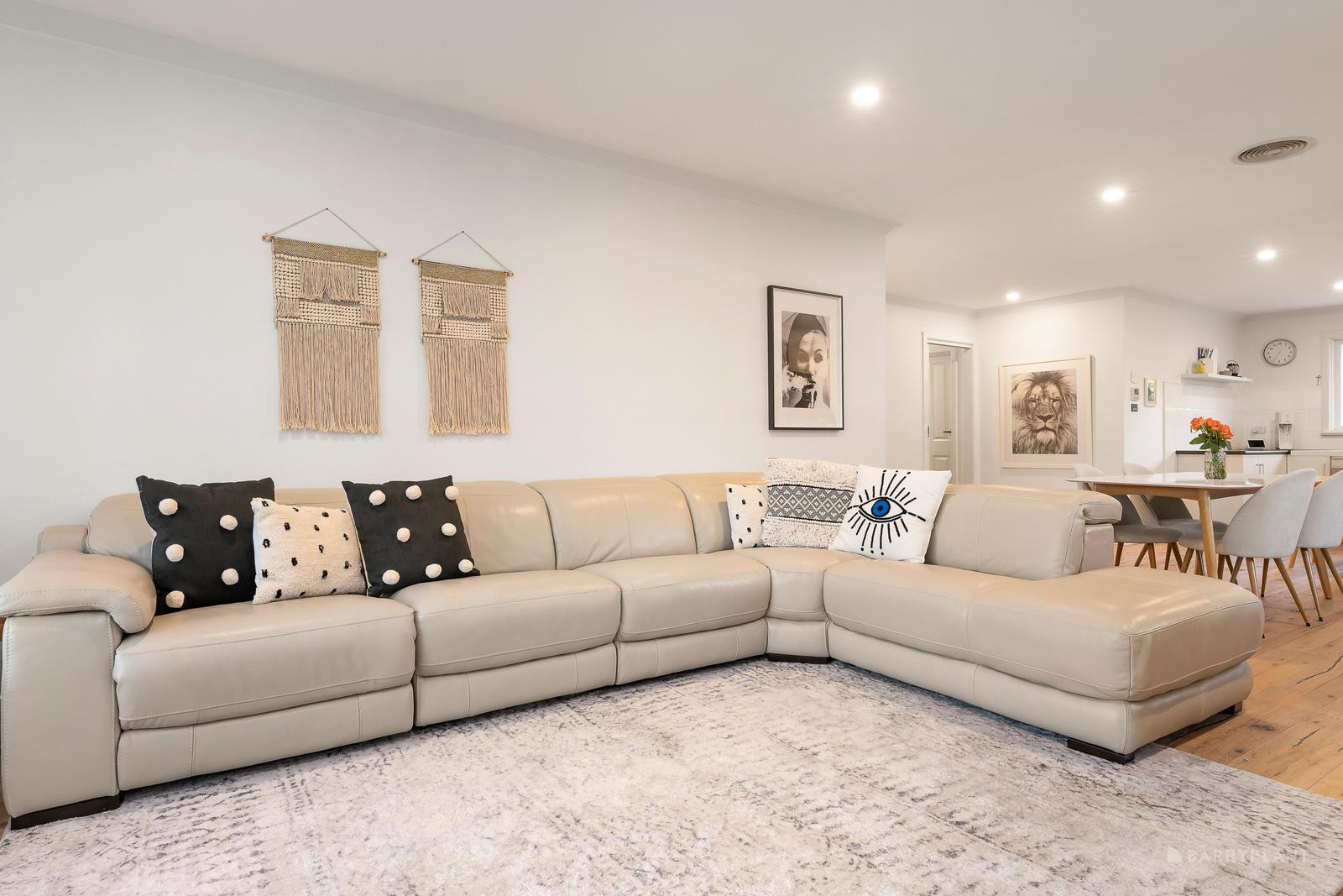 11 William Street, Donvale, VIC 3111 - Thumbnail 2 - 19/02/2025