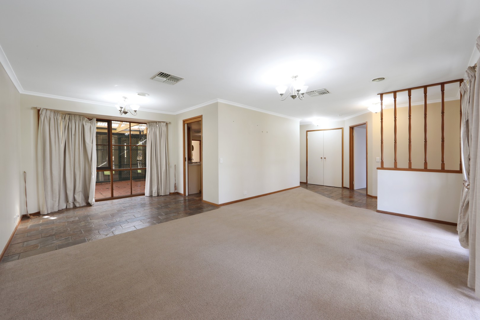 11 Willow Avenue, Rowville, VIC 3178, Rowville - Thumbnail 2